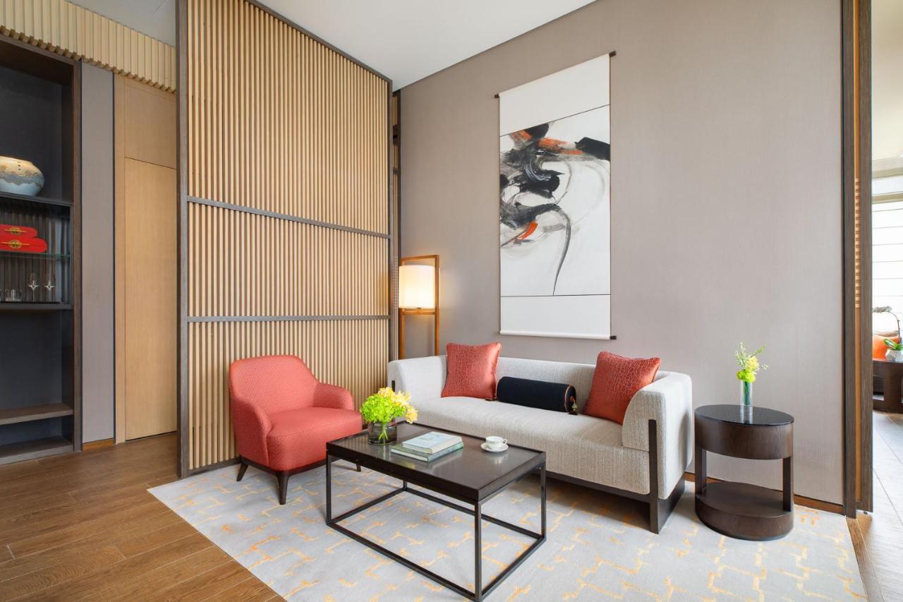 Jumeirah Living Guangzhou - Complimentary Shuttle Bus To Canton Fair Complex Exterior photo